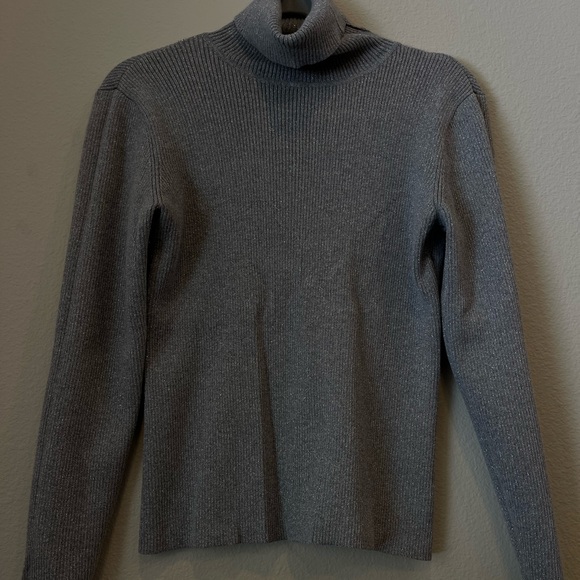 Liz Claiborne Turtle Neck Sweater - Picture 8 of 11